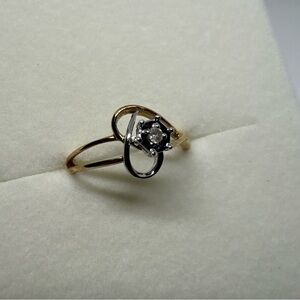 Vintage 10k Yellow/White Two Tone Gold Small Diamond Ring Sz 6.75 Twisted Design